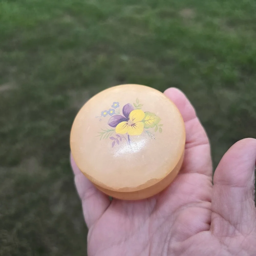 Alabaster Trinket Jewelry Box Carved Brown Marble Floral Hinged‎ Round Vintage